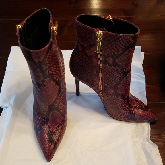 Michael kors snakeskin boots size 6.5 - Picture 2 of 3